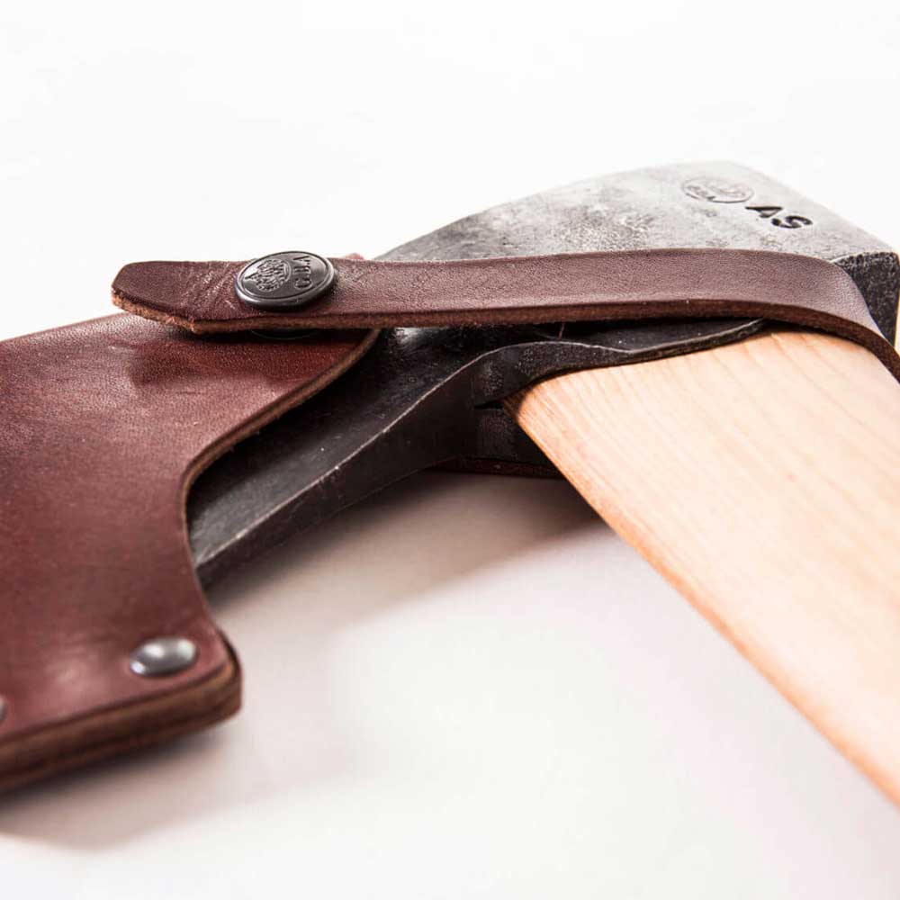 Shop the Gränsfors Small Forest Axe at Mower City Albury, an authorised dealer. This 50 cm compact axe is perfect for camping, limbing, and small tree felling. Available online and in-store.Sheath