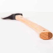 Get the Gränsfors Large Splitting Axe with an 80 cm long handle at Mower City Albury. This high-quality Swedish axe combines power and efficiency and is ideal for splitting large logs. It is available locally at Mower City Albury Wodonga, your authorised Gränsfors dealer. side view