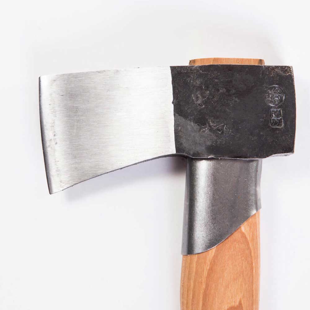 Find the Gränsfors Small Splitting Axe at Mower City Albury. This compact 52 cm axe is perfect for splitting small to medium logs. Available in-store and online from Mower City Albury, your authorised Gränsfors dealer.3