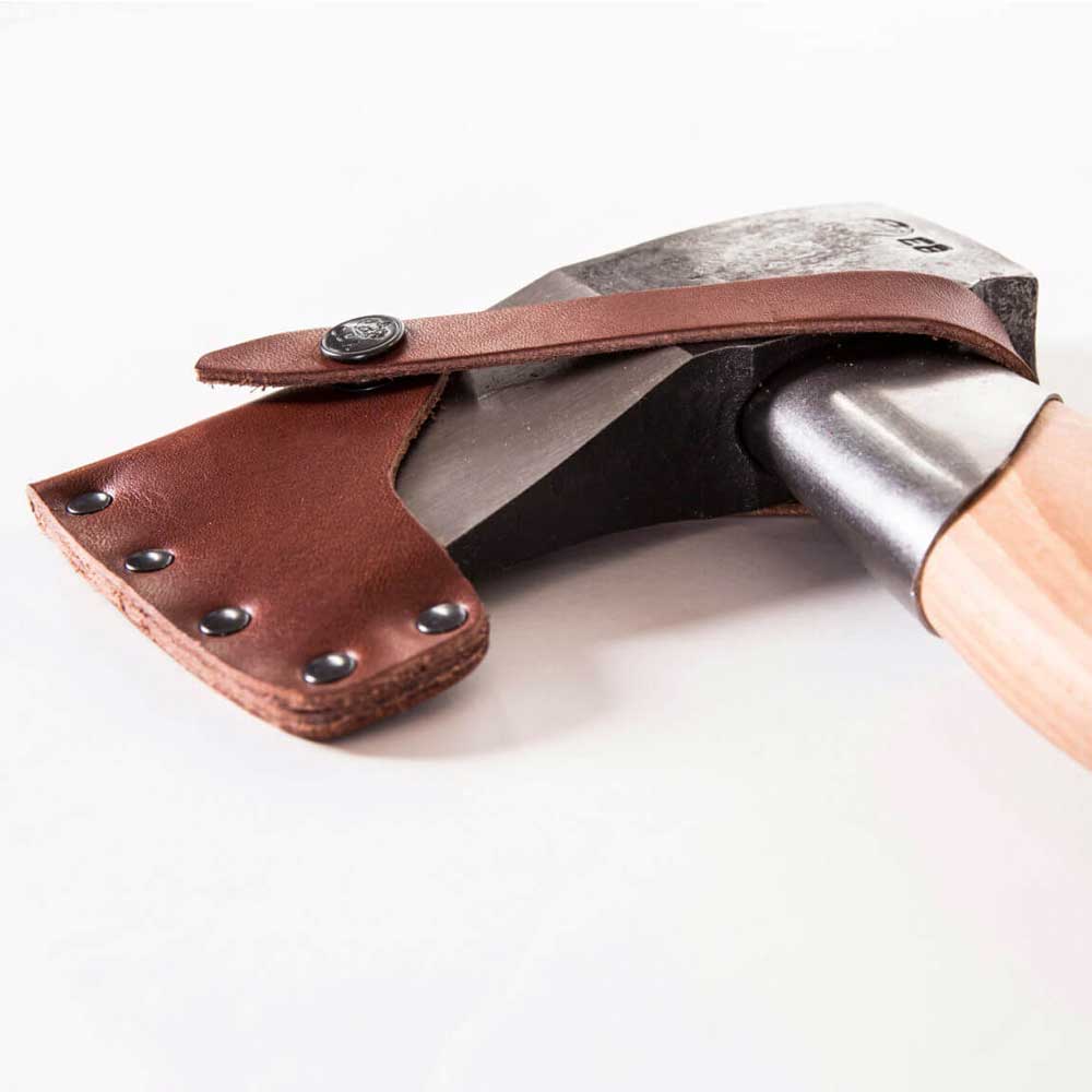 Find the Gränsfors Small Splitting Axe at Mower City Albury. This compact 52 cm axe is perfect for splitting small to medium logs. Available in-store and online from Mower City Albury, your authorised Gränsfors dealer.5