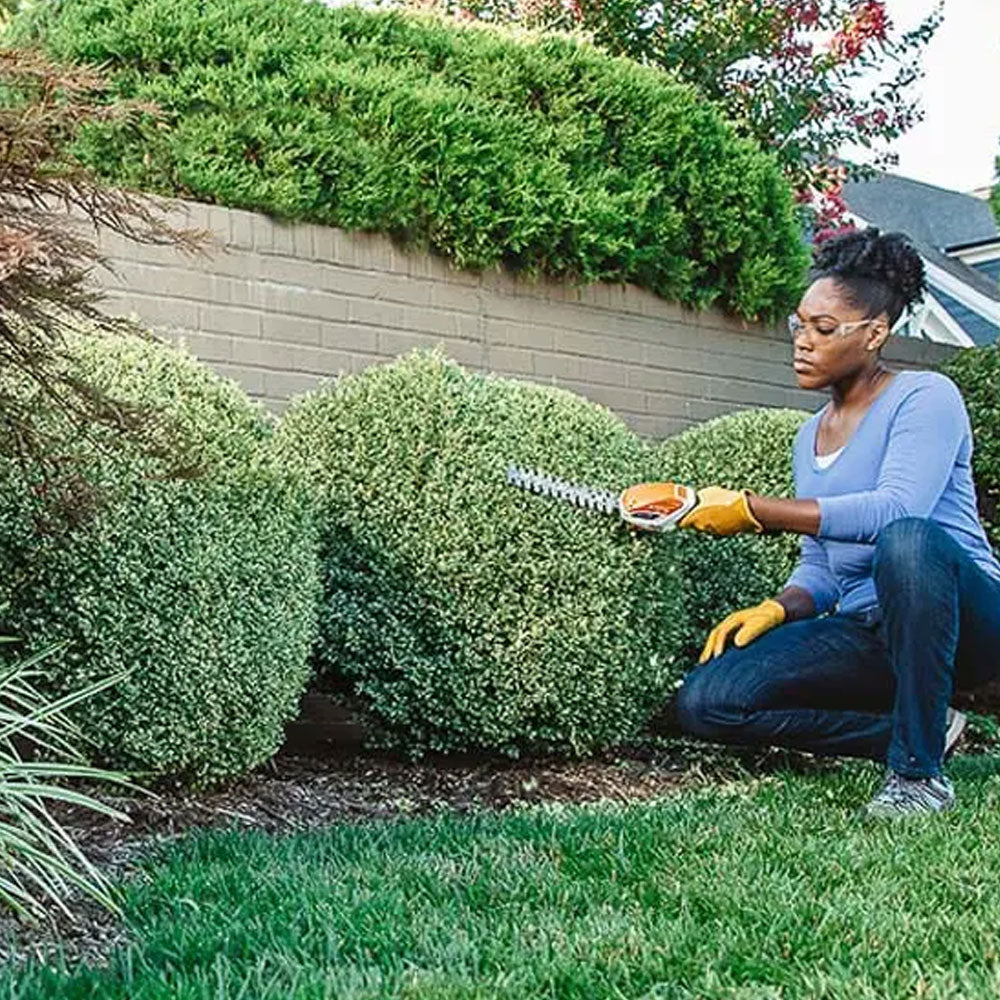 Keep your garden looking sharp with the STIHL HSA 26 Garden Shears Set. Lightweight, cordless, and easy to use for trimming grass or shrubs. Buy online from Mower City Albury – servicing Albury-Wodonga region. trim your shrubs like a pro