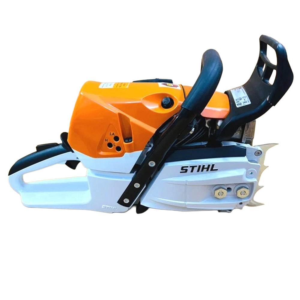 detail of STIHL MS 462 C-M professional petrol chainsaw with 72.2cc engine, 4.4kW power and 20” bar. Built for forestry, felling and delimbing. Available at Mower City Albury.