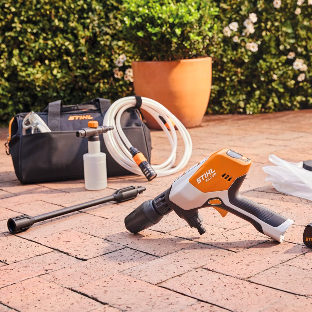 STIHL RCA 20 Battery Pressure Cleaner Kit with tank, nozzle, battery, and carry bag – available at Mower City Albury Wodonga online and in-store on patio