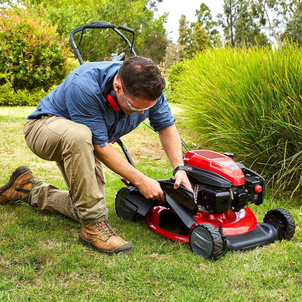 A medium sized full-featured mower, the Duracut 420 is light & ideal for small areas yet big enough to comfortably mow up to 1/4 acre. Backed by Rover's famous 5+5 year engine and unit warranty & True to Rover's ""Great Start, Great Finish"" motto. Features;-mulching capability, 4 swing back blades,140cc Rover engine. 123